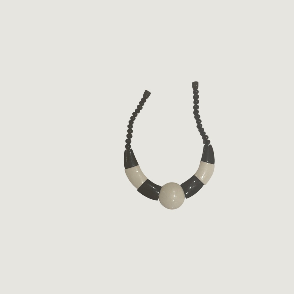 Vintage Black and White Chunky Bead Statement Necklace Mod Retro Style - Picture 3 of 6